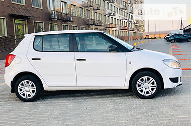 Хэтчбек Skoda Fabia 2015 в Одессе