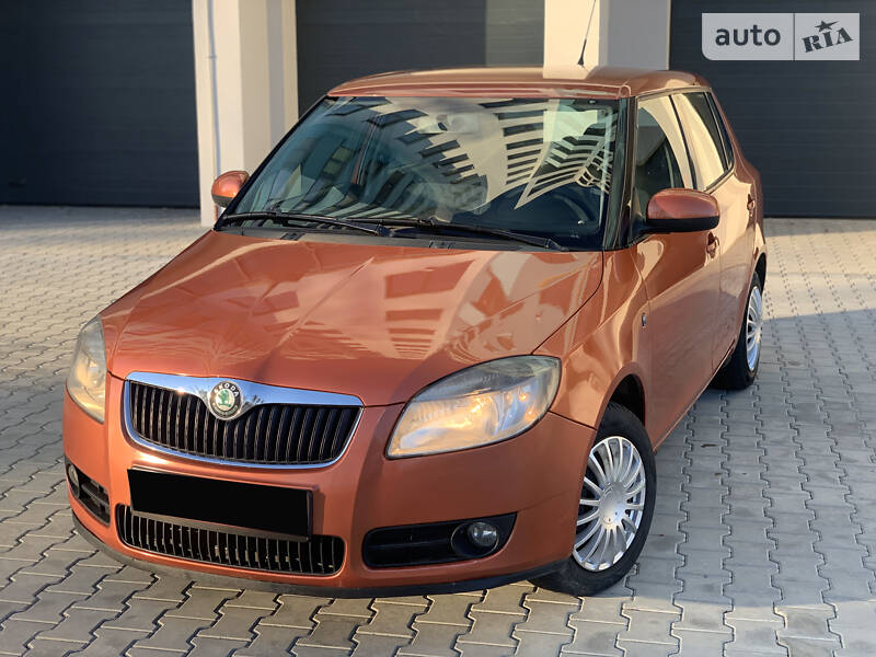 Хетчбек Skoda Fabia 2008 в  фото Хетчбек Skoda Fabia 2008 в
