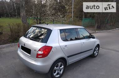 Хетчбек Skoda Fabia 2011 в 