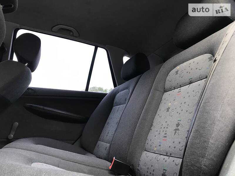 Універсал Skoda Fabia 2002 в Дніпрі