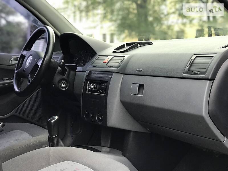 Універсал Skoda Fabia 2002 в Дніпрі