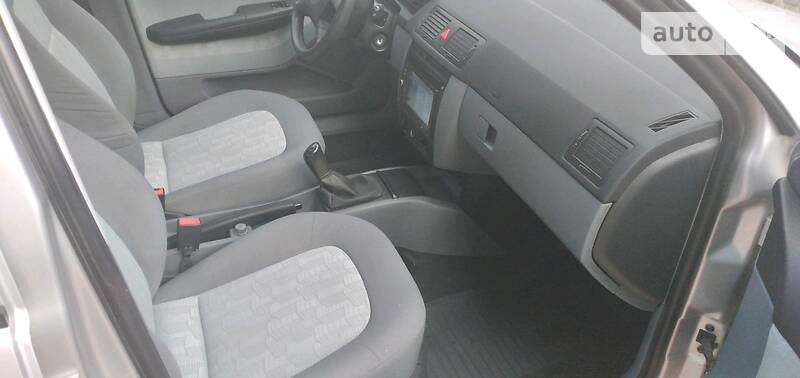 Хэтчбек Skoda Fabia 2002 в Тячеве