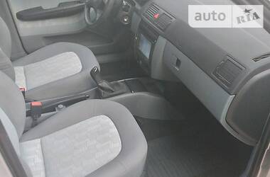 Хетчбек Skoda Fabia 2002 в 