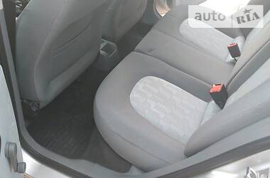 Хетчбек Skoda Fabia 2002 в 