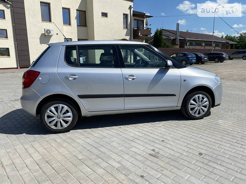 Хэтчбек Skoda Fabia 2009 в Староконстантинове