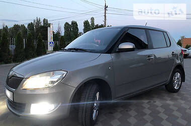 Хетчбек Skoda Fabia 2011 в 