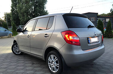 Хетчбек Skoda Fabia 2011 в 