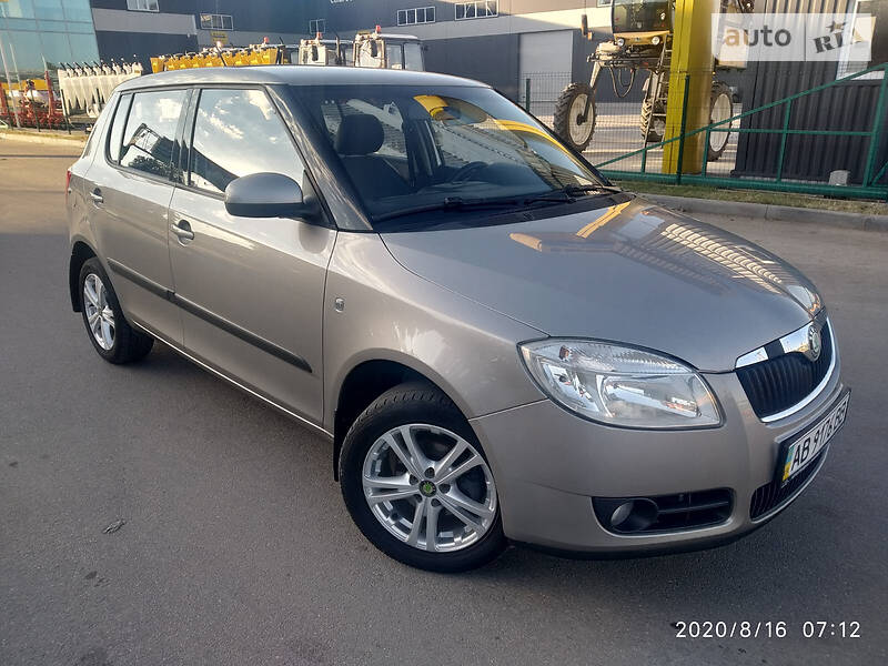 Хетчбек Skoda Fabia 2008 в 