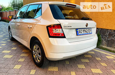 Хетчбек Skoda Fabia 2017 в 