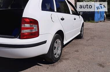 Седан Skoda Fabia 2006 в Умани