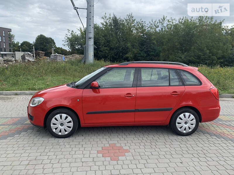 Універсал Skoda Fabia 2008 в Львові