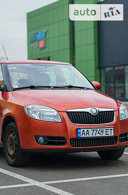 Хэтчбек Skoda Fabia 2008 в Киеве