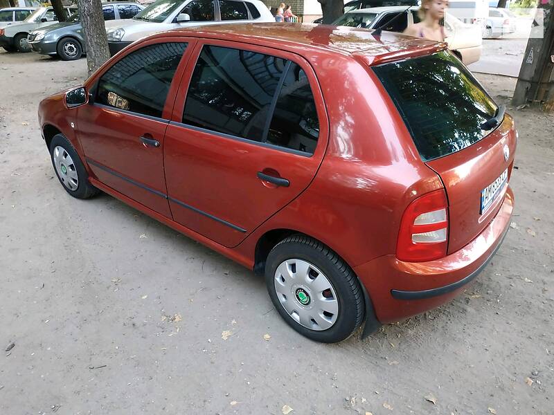 Хетчбек Skoda Fabia 2003 в Чернівцях