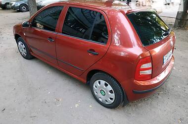 Хетчбек Skoda Fabia 2003 в Чернівцях