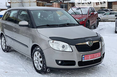 Универсал Skoda Fabia 2010 в Полтаве