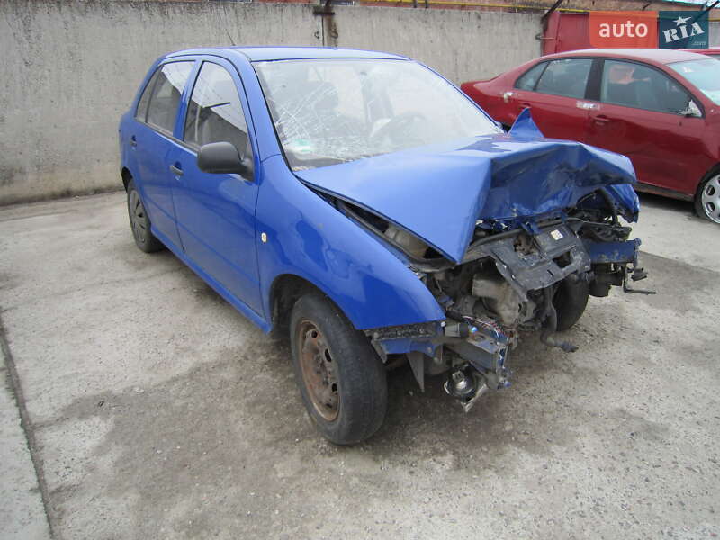 Хэтчбек Skoda Fabia 2003 в Сумах
