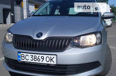 Хэтчбек Skoda Fabia 2017 в 