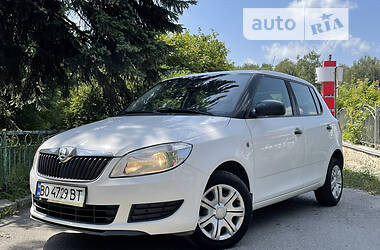 Хетчбек Skoda Fabia 2015 в Тернополі