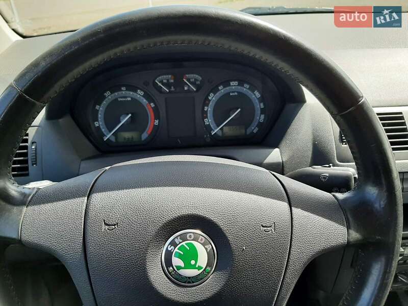 Хэтчбек Skoda Fabia 2006 в Ужгороде