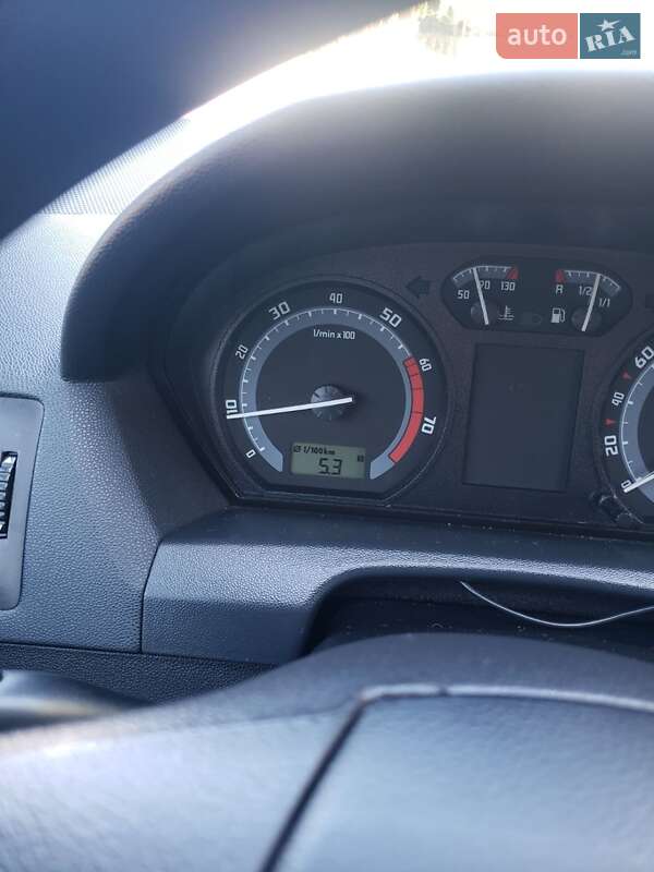 Хэтчбек Skoda Fabia 2006 в Луцке