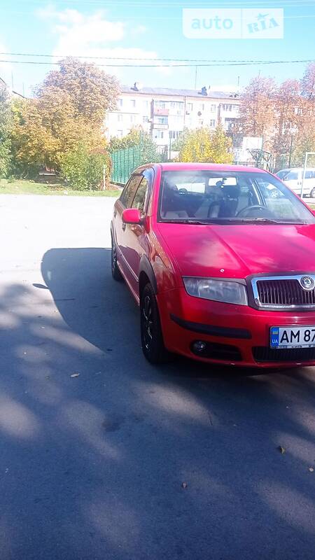 Хэтчбек Skoda Fabia 2004 в Житомире