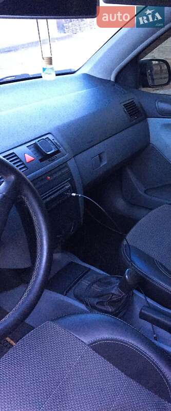 Седан Skoda Fabia 2002 в Ивано-Франковске