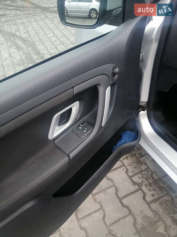 Хетчбек Skoda Fabia 2008 в Дніпрі