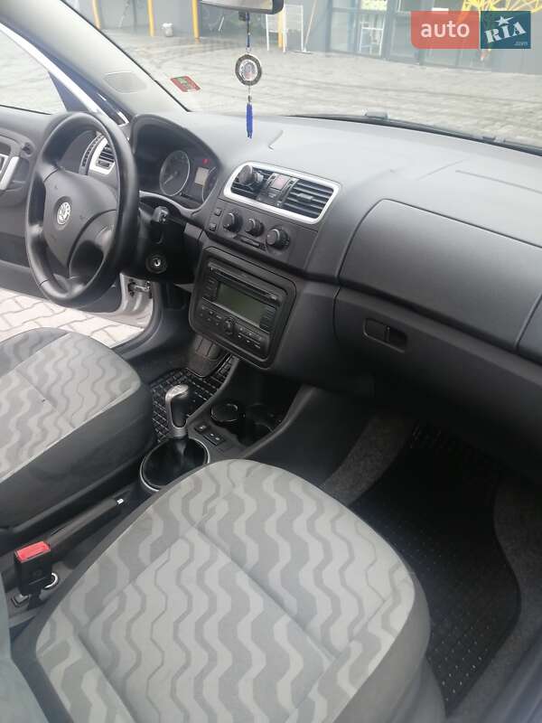 Хетчбек Skoda Fabia 2008 в Дніпрі