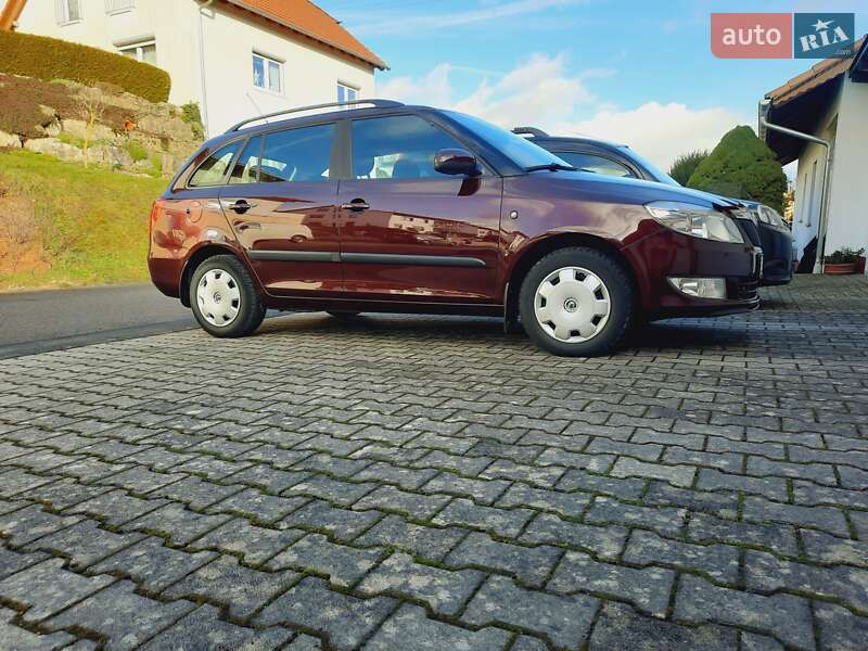 Универсал Skoda Fabia 2011 в Житомире