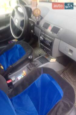Седан Skoda Fabia 2003 в 