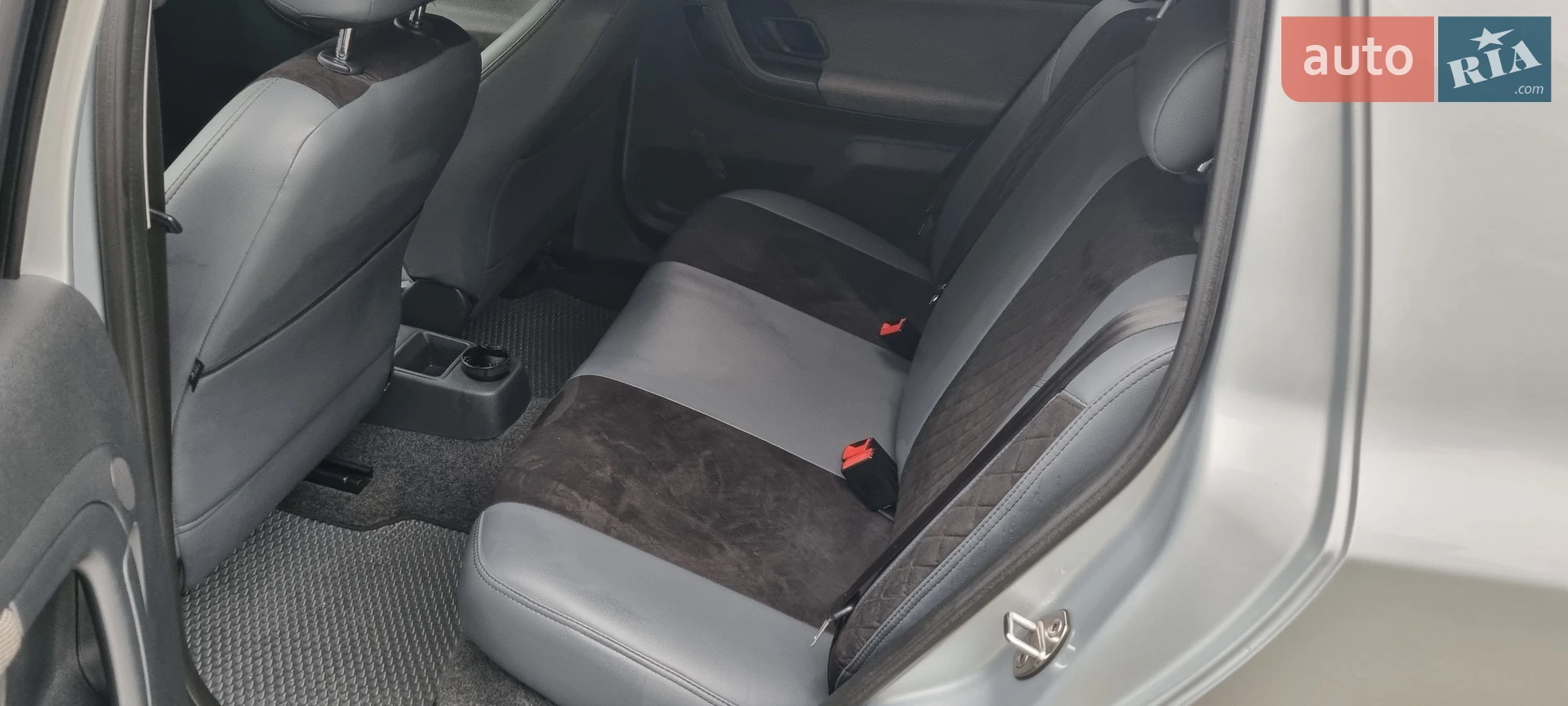 2014 Skoda Fabia - мініатюра 8