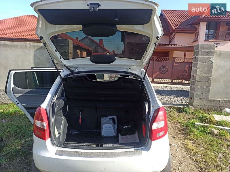 Хетчбек Skoda Fabia 2010 в Ужгороді