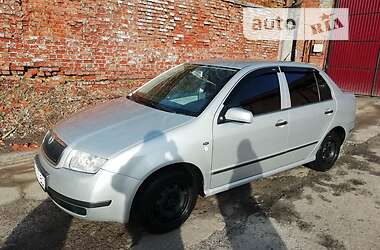 Седан Skoda Fabia 2002 в Чернигове