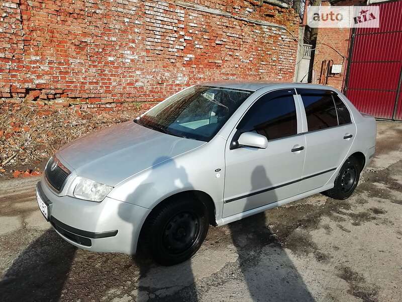 Седан Skoda Fabia 2002 в Чернігові