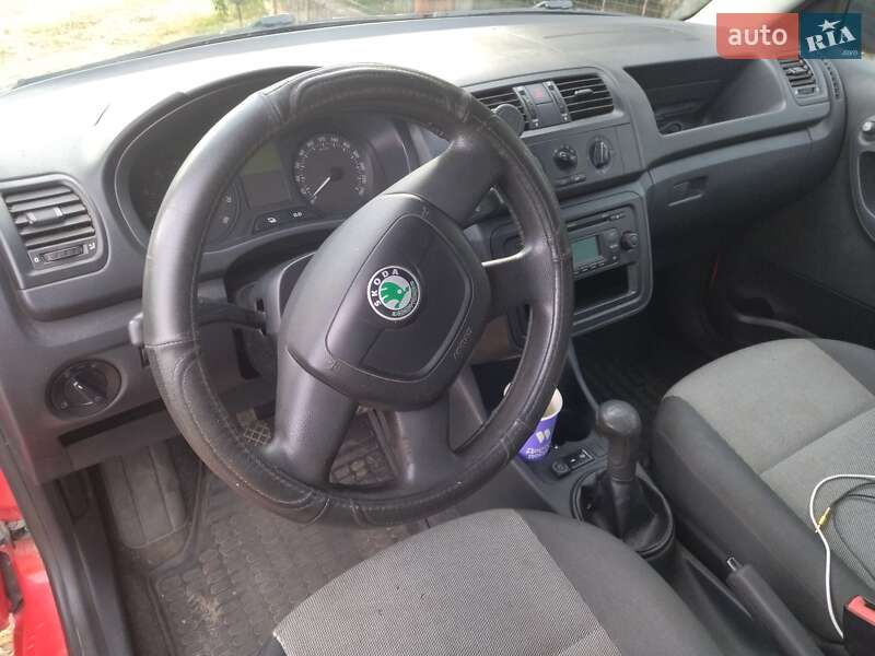 Хэтчбек Skoda Fabia 2011 в Львове