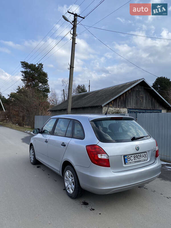 Універсал Skoda Fabia 2011 в Львові