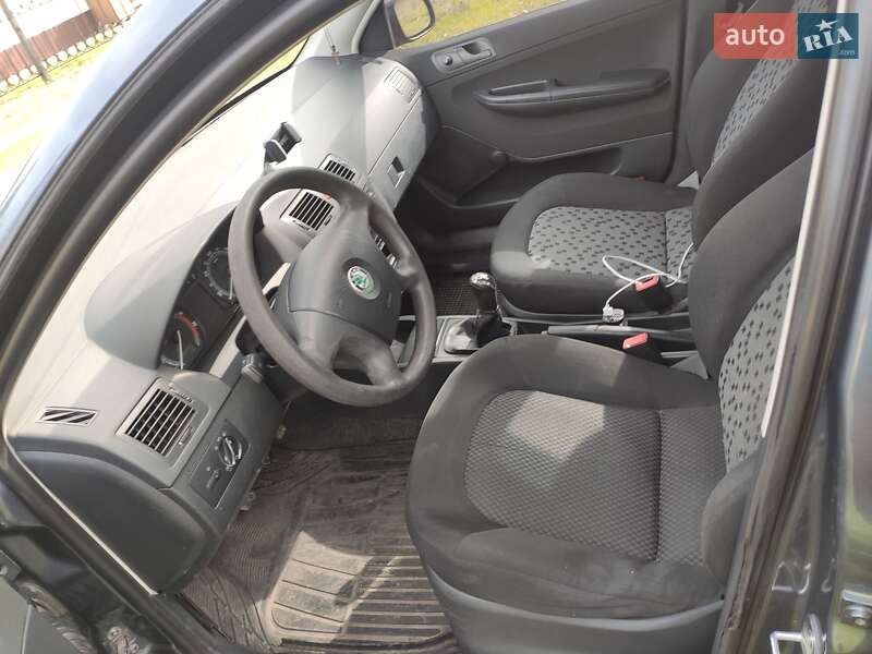 Хэтчбек Skoda Fabia 2006 в Харькове