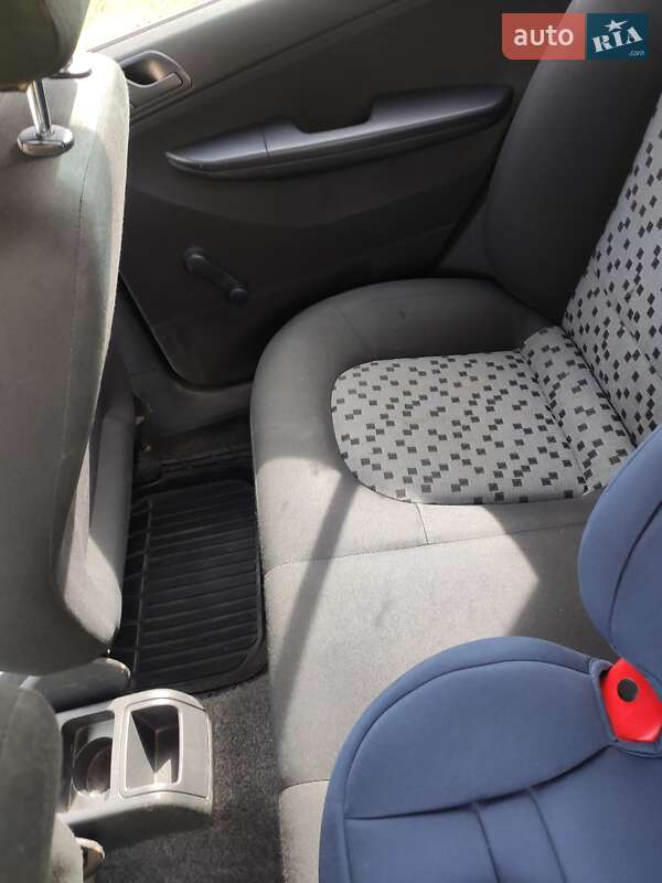 Хэтчбек Skoda Fabia 2006 в Харькове