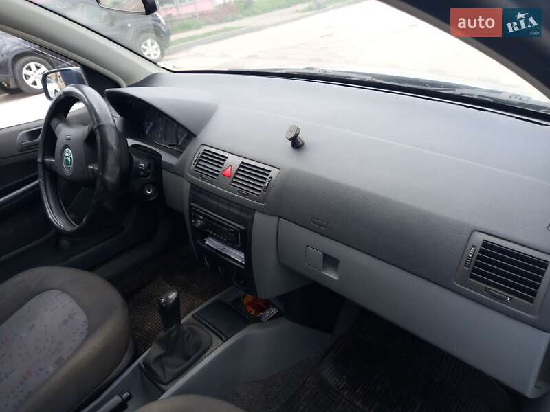 Хетчбек Skoda Fabia 2004 в Летичіві