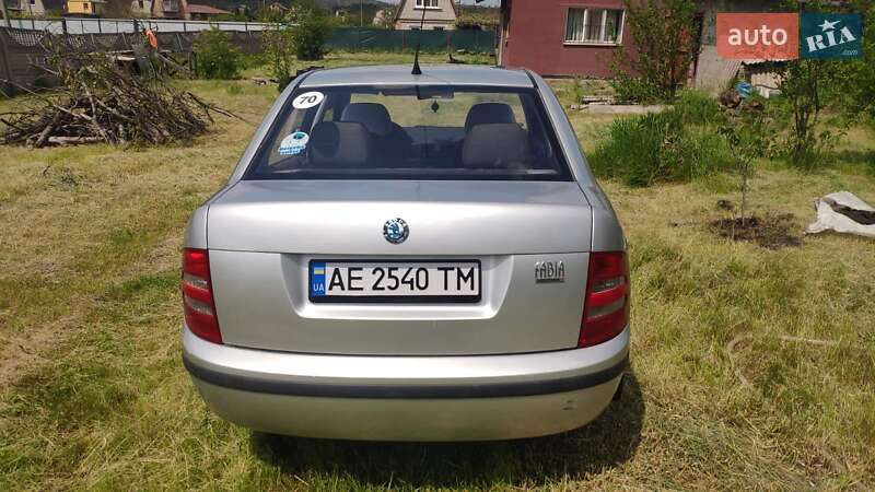 Седан Skoda Fabia 2003 в Кривому Розі