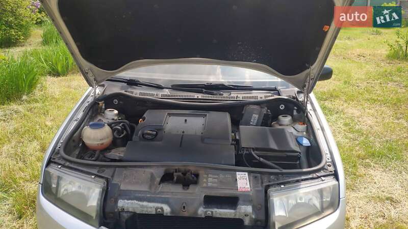 Седан Skoda Fabia 2003 в Кривому Розі