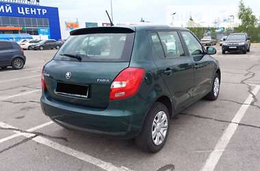 Хэтчбек Skoda Fabia 2013 в 