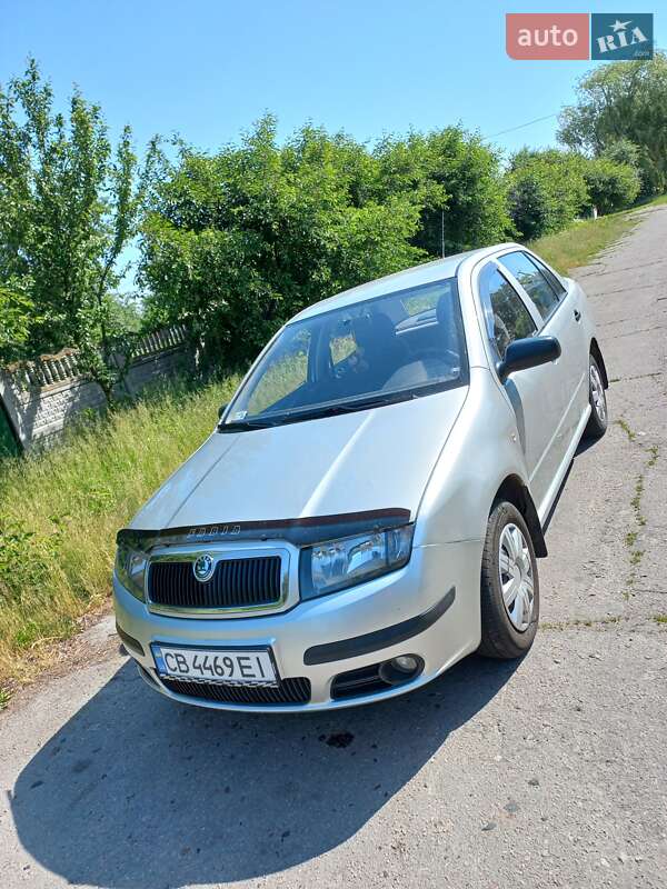 Седан Skoda Fabia 2005 в Киеве