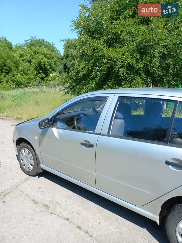 Седан Skoda Fabia 2005 в Киеве