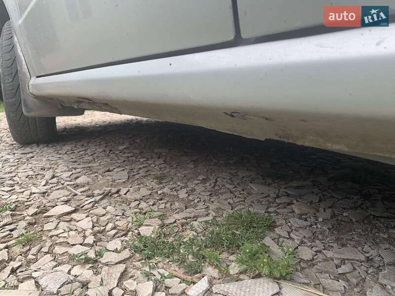 Седан Skoda Fabia 2003 в Бориславе