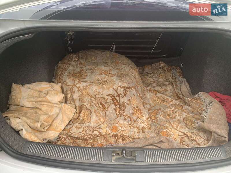 Седан Skoda Fabia 2003 в Бориславе