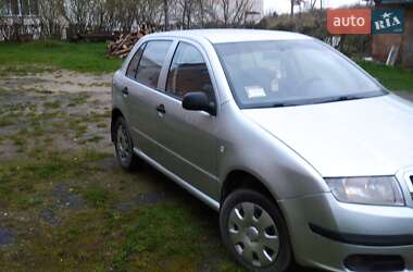 Хэтчбек Skoda Fabia 2006 в 
