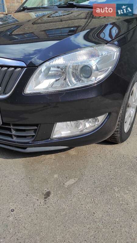 Універсал Skoda Fabia 2011 в Києві