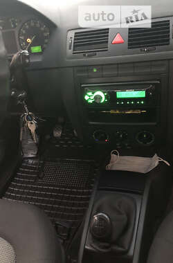 Хэтчбек Skoda Fabia 2004 в 