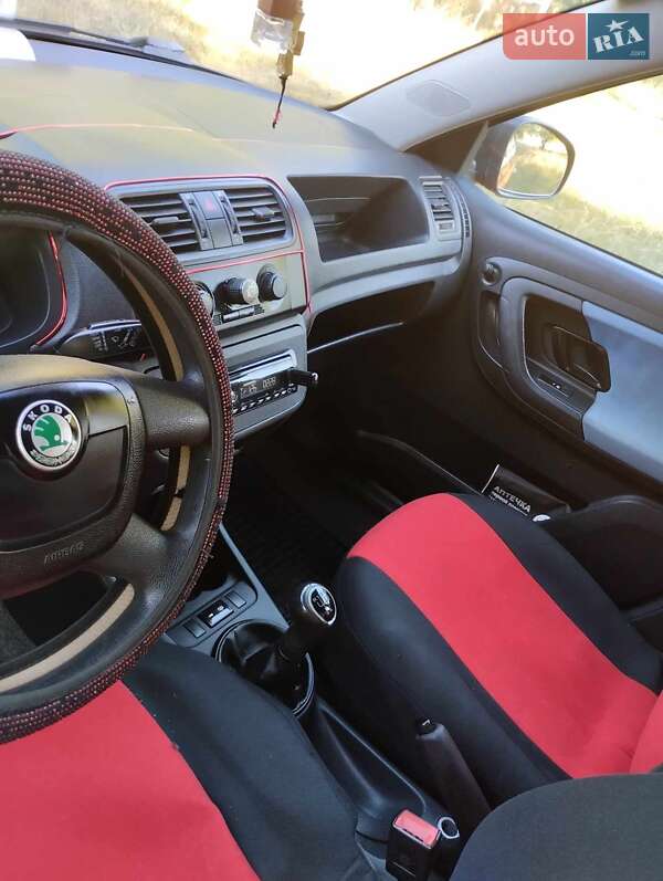 Хетчбек Skoda Fabia 2009 в Кам'янець-Подільському